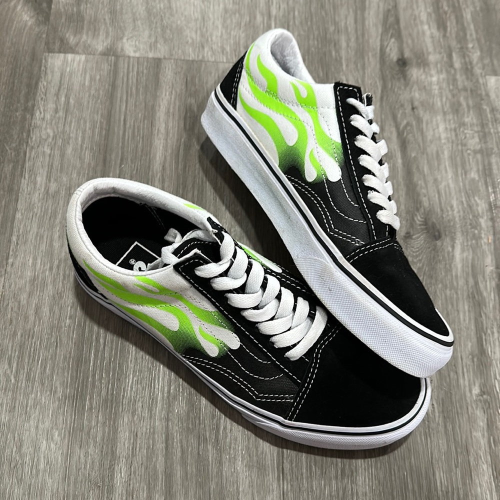 Vans old skool neon flame